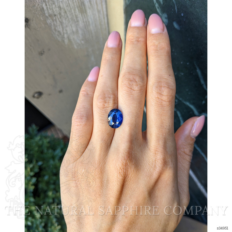 3.91 Ct. Blue Sapphire from Ceylon (Sri Lanka)