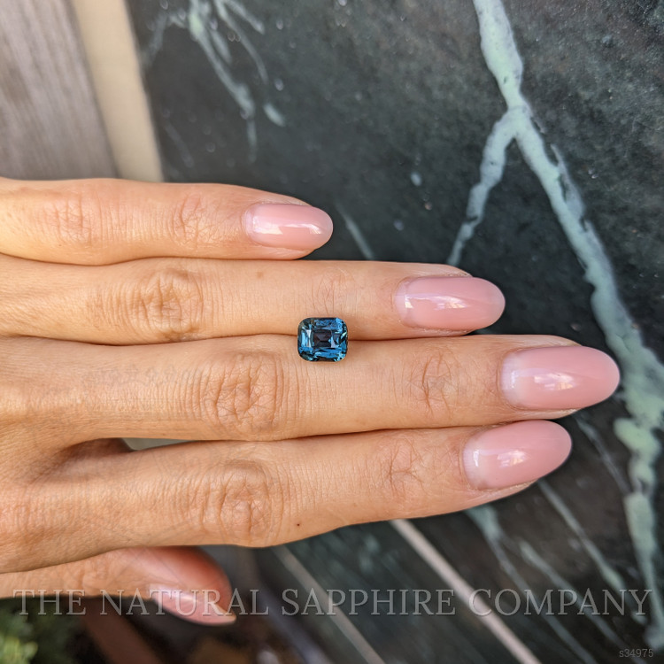 3.05 Ct. Bluish Green Sapphire from Ceylon (Sri Lanka)