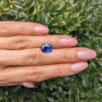 3.48 Ct. Blue Sapphire from Ceylon (Sri Lanka) Life Style