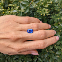 3.08 Ct. Blue Sapphire from Ceylon (Sri Lanka) Life Style