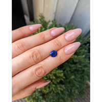 3.19 Ct. Blue Sapphire from Ceylon (Sri Lanka) Life Style