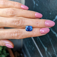 4.23 Ct. Blue Sapphire from Ceylon (Sri Lanka) Life Style