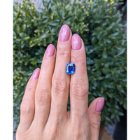 4.23 Ct. Blue Sapphire from Ceylon (Sri Lanka) Life Style