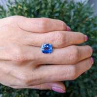 3.67 Ct. Blue Sapphire from Ceylon (Sri Lanka) Life Style