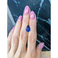 4.50 Ct. Blue Sapphire from Ceylon (Sri Lanka) Life Style