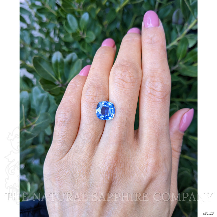 4.65 Ct. Blue Sapphire from Ceylon (Sri Lanka)