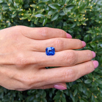 4.05 Ct. Blue Sapphire from Ceylon (Sri Lanka) Life Style