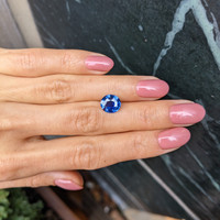3.02 Ct. Blue Sapphire from Ceylon (Sri Lanka) Life Style
