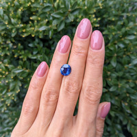 3.02 Ct. Blue Sapphire from Ceylon (Sri Lanka) Life Style