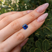 2.18 Ct. Blue Sapphire from Ceylon (Sri Lanka) Life Style