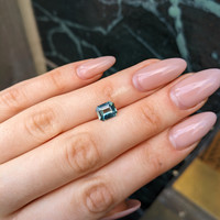 2.04 Ct. Yellowish Green Sapphire from Ceylon (Sri Lanka) Life Style