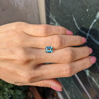 2.04 Ct. Yellowish Green Sapphire from Ceylon (Sri Lanka) Life Style