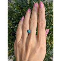 2.04 Ct. Yellowish Green Sapphire from Ceylon (Sri Lanka) Life Style