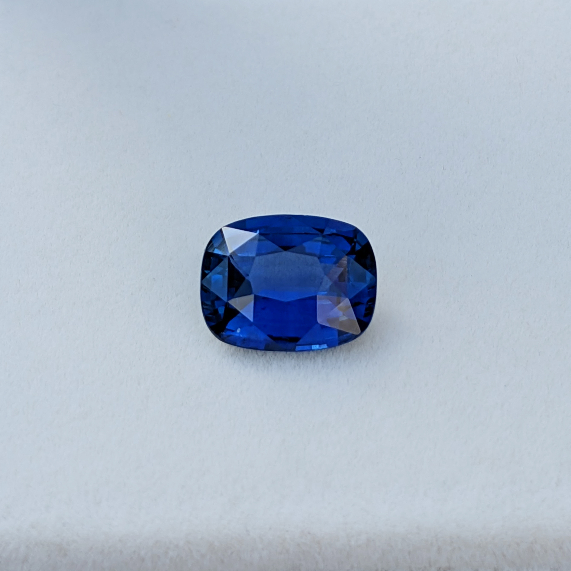 画材 Sapphire Genuine Coarse Loose Blue Sapphire - Cushion 3.40 Ct. - #S35241 | The Natural