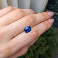 3.39 Ct. Blue Sapphire from Ceylon (Sri Lanka) Life Style