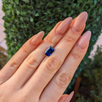 3.17 Ct. Blue Sapphire from Ceylon (Sri Lanka) Life Style