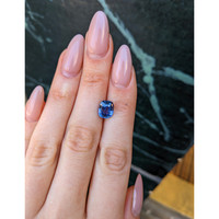 4.09 Ct. Blue Sapphire from Ceylon (Sri Lanka) Life Style