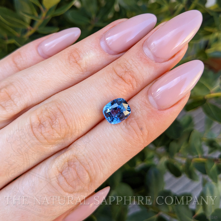 4.09 Ct. Blue Sapphire from Ceylon (Sri Lanka)