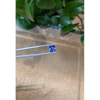 3.20 Ct. Blue Sapphire from Ceylon (Sri Lanka) Life Style