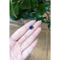 2.94 Ct. Blue Sapphire from Thailand Life Style