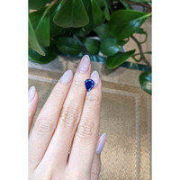 2.96 Ct. Blue Sapphire from Thailand Life Style