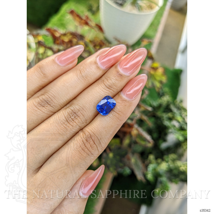 4.61 Ct. Blue Sapphire from Ceylon (Sri Lanka)