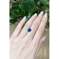 3.16 Ct. Blue Sapphire from Ceylon (Sri Lanka) Life Style