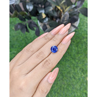 5.01 Ct. Blue Sapphire from Ceylon (Sri Lanka) Life Style