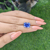6.54 Ct. Blue Sapphire from Ceylon (Sri Lanka) Life Style