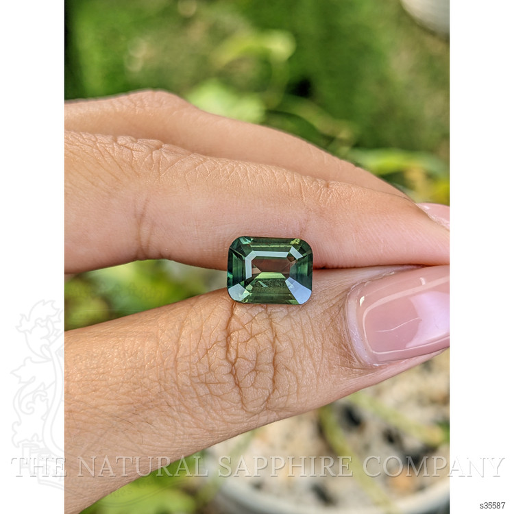 4.25 Ct. Green Sapphire from Ceylon (Sri Lanka)