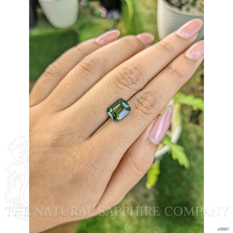 4.25 Ct. Green Sapphire from Ceylon (Sri Lanka)
