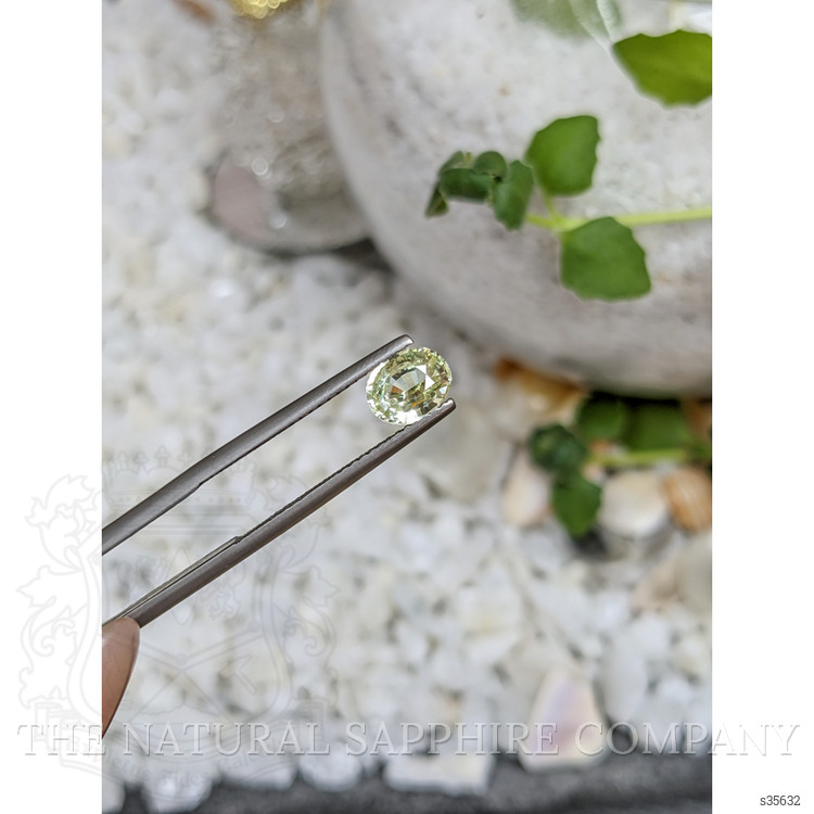 1.07 Ct. Yellowish Green Sapphire from Ceylon (Sri Lanka)