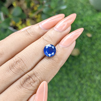 3.01 Ct. Blue Sapphire from Ceylon (Sri Lanka) Life Style