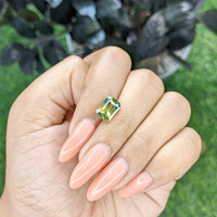 3.02 Ct. Bi Color Sapphire from Madagascar Life Style