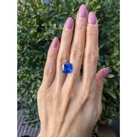 9.08 Ct. Blue Sapphire from Ceylon (Sri Lanka) Life Style