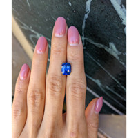 5.14 Ct. Blue Sapphire from Ceylon (Sri Lanka) Life Style