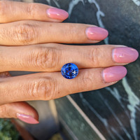 4.85 Ct. Blue Sapphire from Ceylon (Sri Lanka) Life Style
