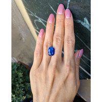 9.08 Ct. Blue Sapphire from Ceylon (Sri Lanka) Life Style