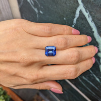 7.31 Ct. Blue Sapphire from Ceylon (Sri Lanka) Life Style