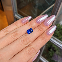 4.07 Ct. Blue Sapphire from Ceylon (Sri Lanka) Life Style