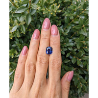 4.21 Ct. Blue Sapphire from Ceylon (Sri Lanka) Life Style