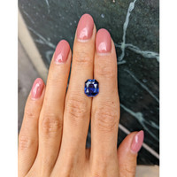 4.21 Ct. Blue Sapphire from Ceylon (Sri Lanka) Life Style