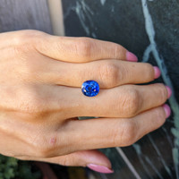 4.30 Ct. Blue Sapphire from Ceylon (Sri Lanka) Life Style