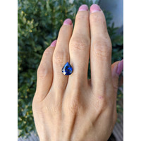 4.06 Ct. Blue Sapphire from Ceylon (Sri Lanka) Life Style
