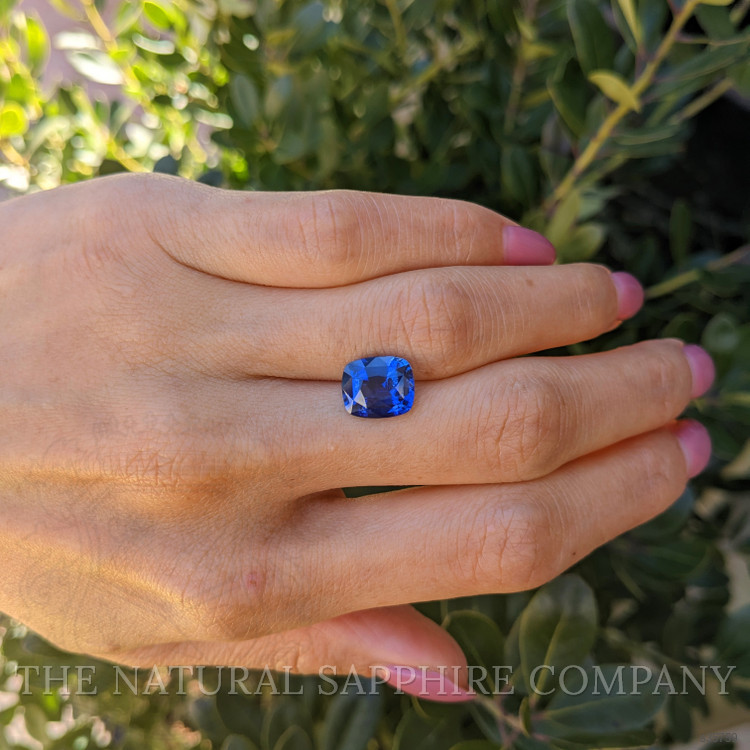 4.07 Ct. Blue Sapphire from Ceylon (Sri Lanka)