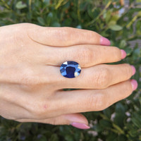 8.69 Ct. Blue Sapphire from Ceylon (Sri Lanka) Life Style
