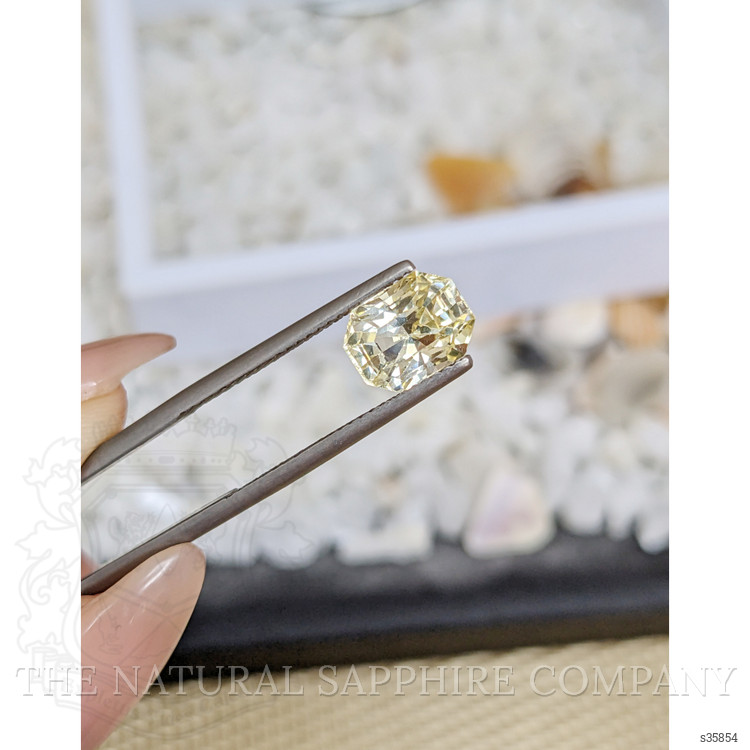 3.55 Ct. Yellow Sapphire from Ceylon (Sri Lanka)