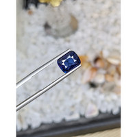 3.05 Ct. Blue Sapphire from Ceylon (Sri Lanka) Life Style