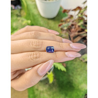 3.05 Ct. Blue Sapphire from Ceylon (Sri Lanka) Life Style