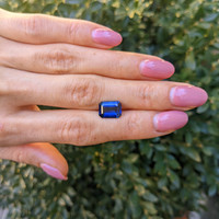 3.60 Ct. Blue Sapphire from Ceylon (Sri Lanka) Life Style